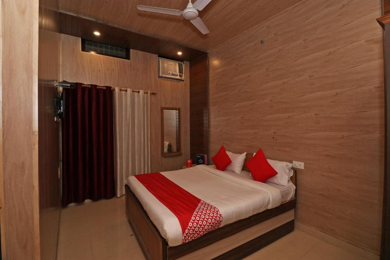 Oyo 27750 Bhagwati Residency Hotel Mirzapur Luaran gambar