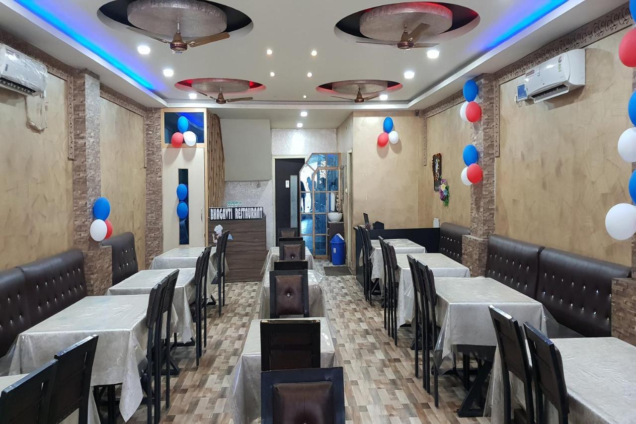 Oyo 27750 Bhagwati Residency Hotel Mirzapur Luaran gambar